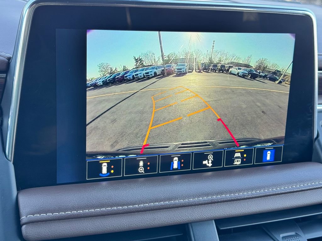 Used 2022 Chevrolet Suburban High Country AWD/4WD image 35