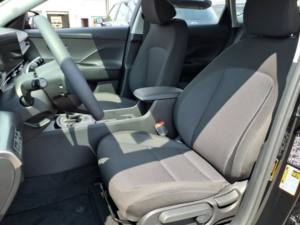 New 2027 Hyundai Kona SE AWD/4WD image 5