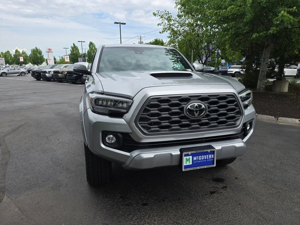 Certified 2023 Toyota Tacoma TRD Sport w/ Technology Package AWD/4WD image 9