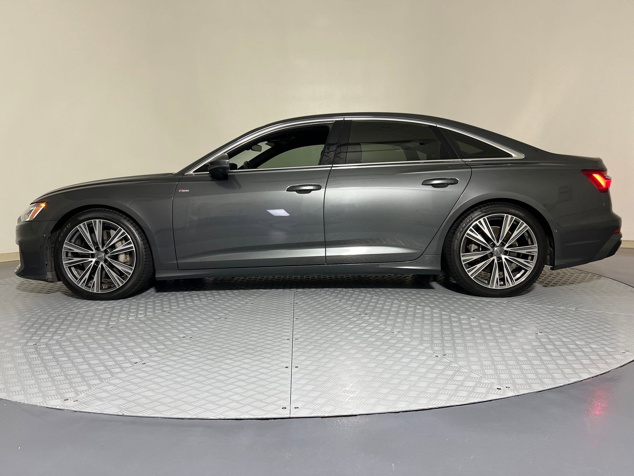 Used 2019 Audi A6 3.0T Premium Plus w/ Premium Plus Package image 2