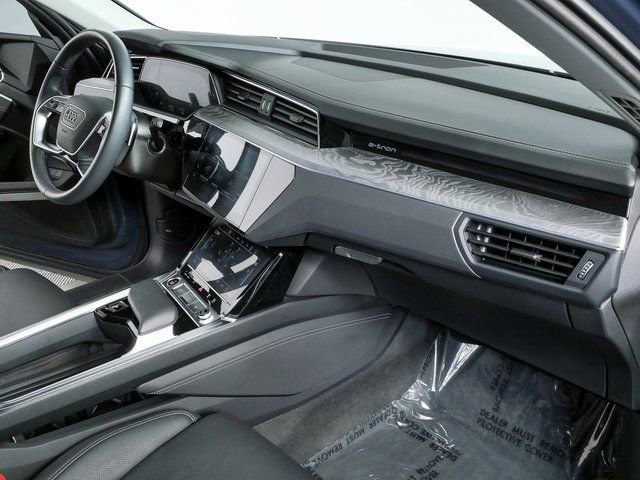 Certified 2024 Audi Q8 e-tron Prestige AWD/4WD image 25