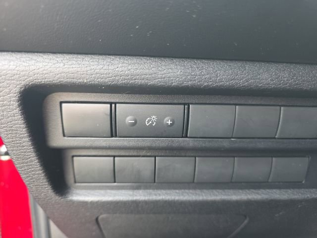 Used 2023 Mitsubishi Outlander SE image 13