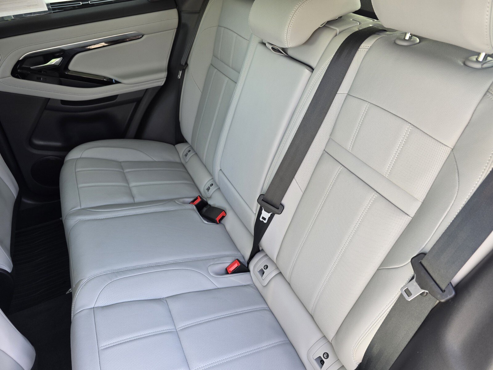 Certified 2023 Land Rover Range Rover Evoque SE AWD/4WD image 17