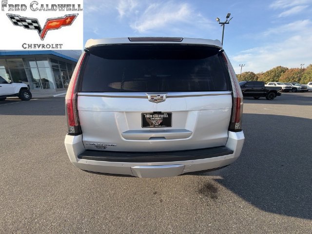 Used 2017 Cadillac Escalade Luxury AWD/4WD image 38
