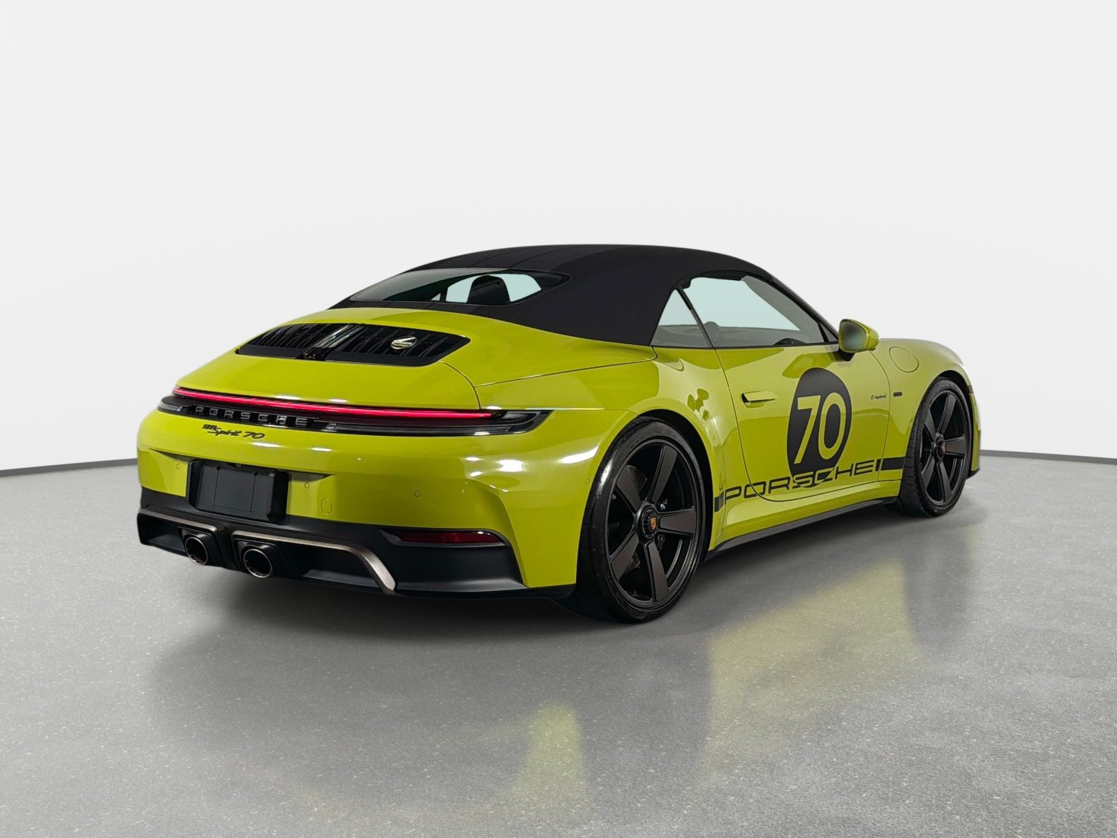 Used 2026 Porsche 911 GTS RWD image 3