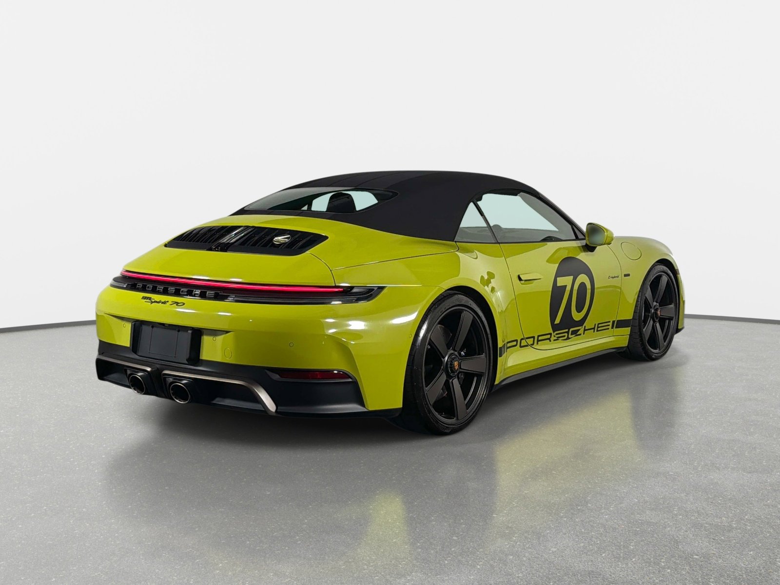 Used 2026 Porsche 911 GTS RWD image 3
