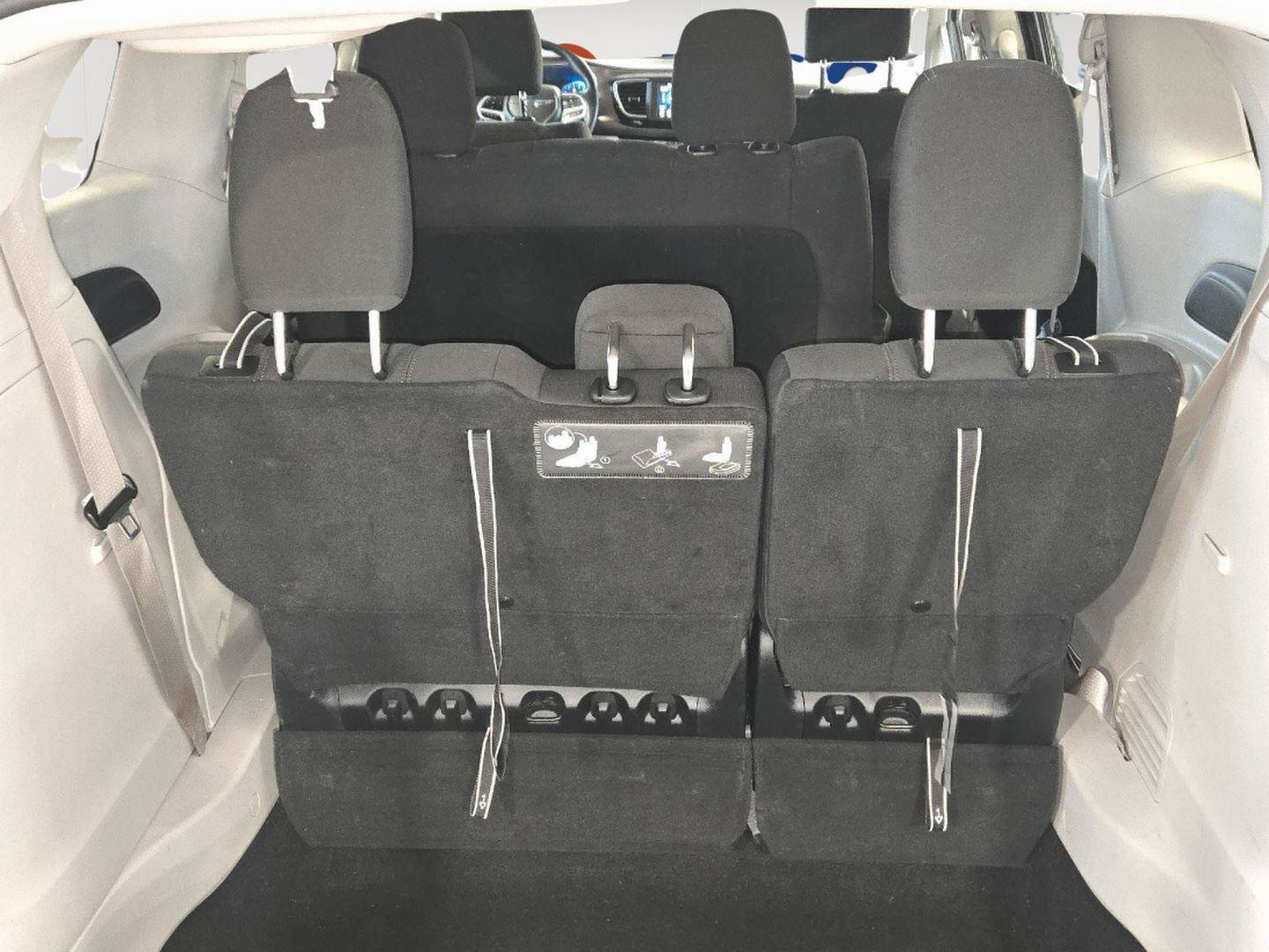 Used 2019 Chrysler Pacifica L FWD image 38
