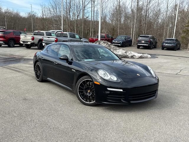 Used 2015 Porsche Panamera image 2