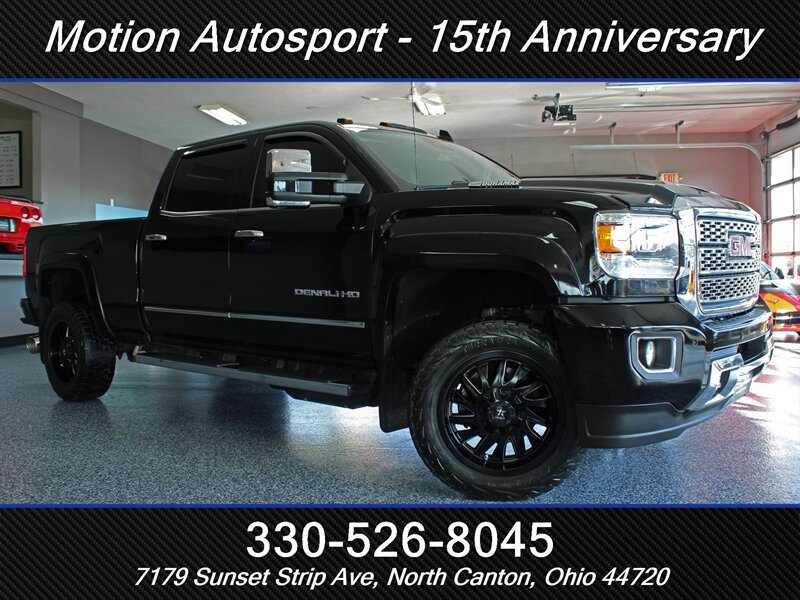 Used 2019 GMC Sierra 2500 Denali w/ Duramax Plus Package AWD/4WD image 2