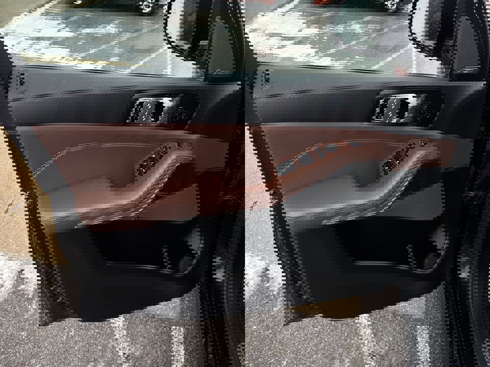 Used 2022 BMW X5 M50i w/ Executive Package image 23