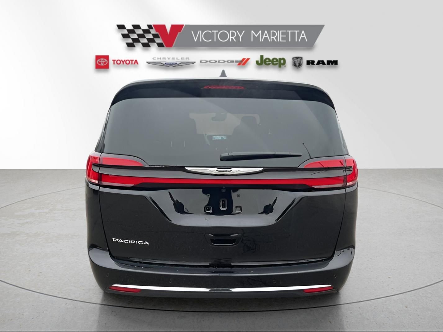 New 2026 Chrysler Pacifica Select image 4