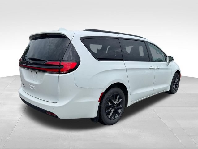 Used 2021 Chrysler Pacifica Touring w/ S Appearance Package FWD image 45