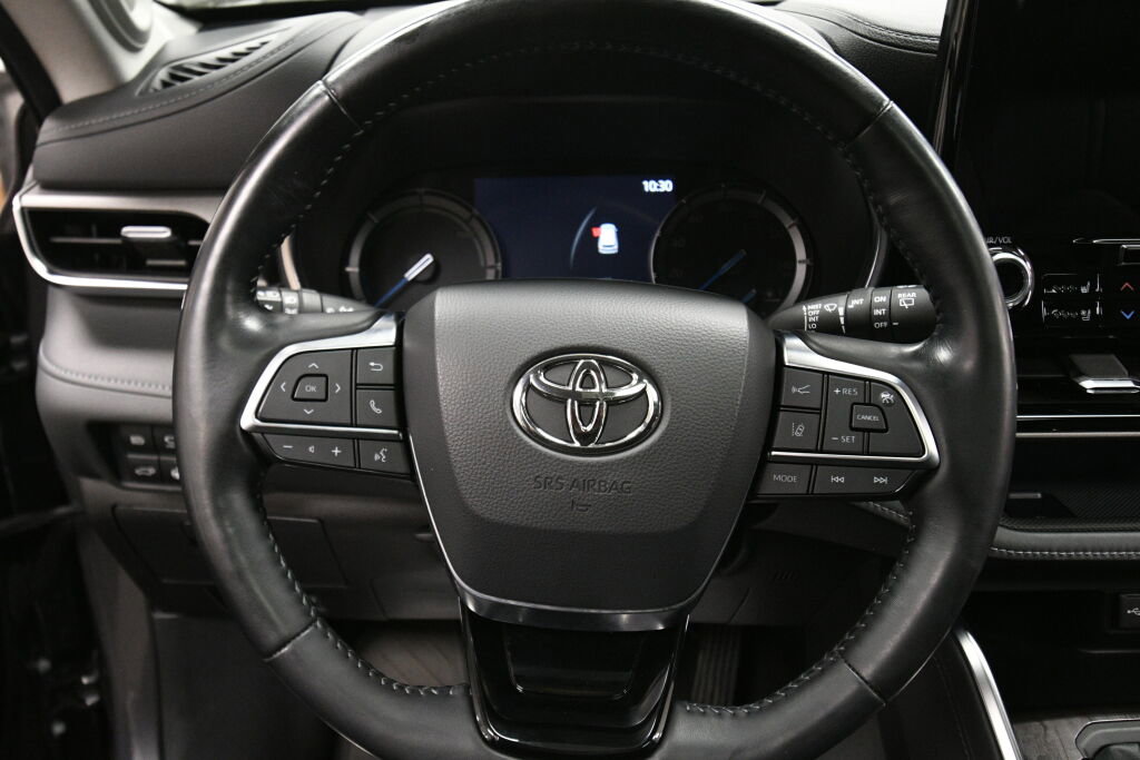 Used 2021 Toyota Highlander Limited image 12