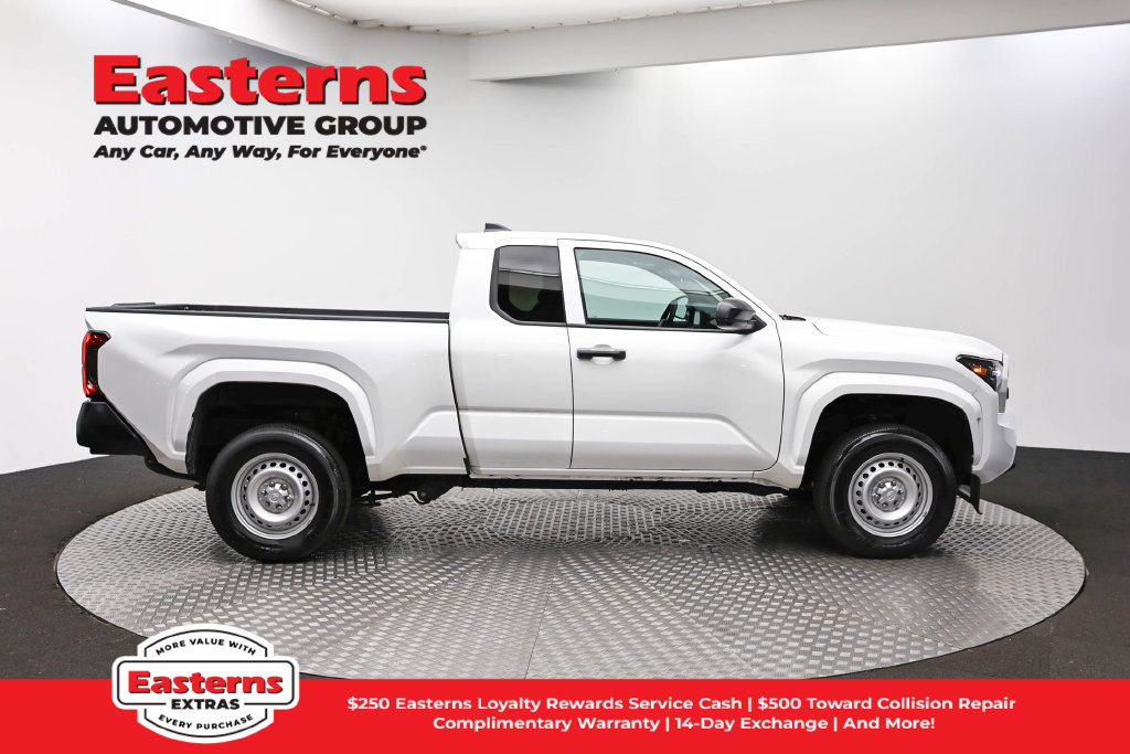 Used 2025 Toyota Tacoma SR RWD image 5