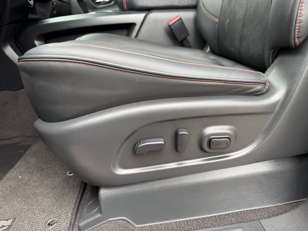 Used 2021 Nissan Titan PRO-4X image 13