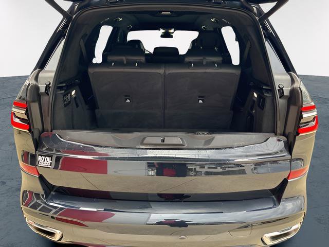 Used 2023 BMW X7 xDrive40i w/ Executive Package image 8
