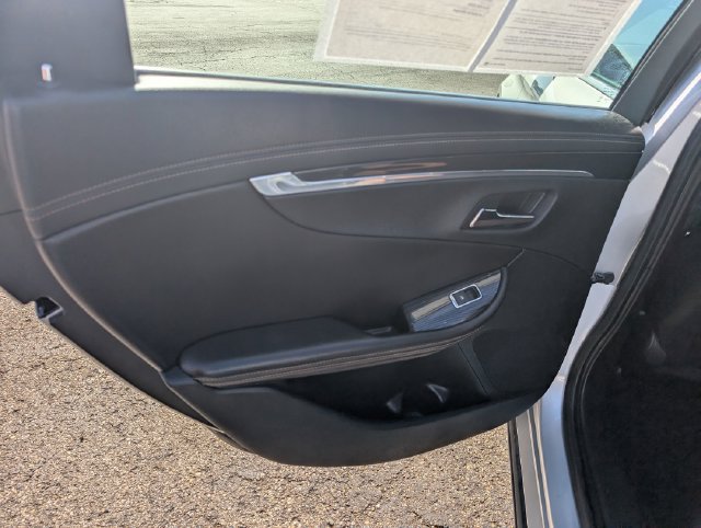 Used 2017 Chevrolet Impala LT w/ Convenience Package FWD image 10