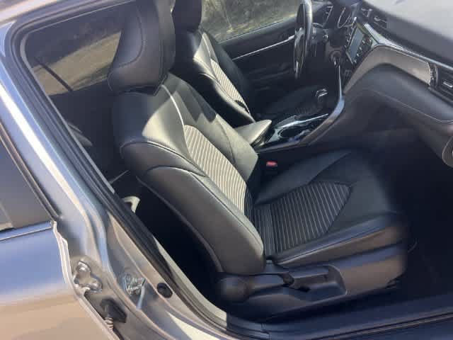 Used 2020 Toyota Camry SE w/ Carpet Mat Package FWD image 12