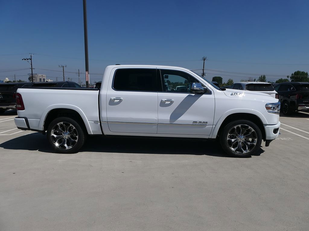 Used 2022 RAM 1500 Limited w/ Body Color Bumper Group AWD/4WD image 3