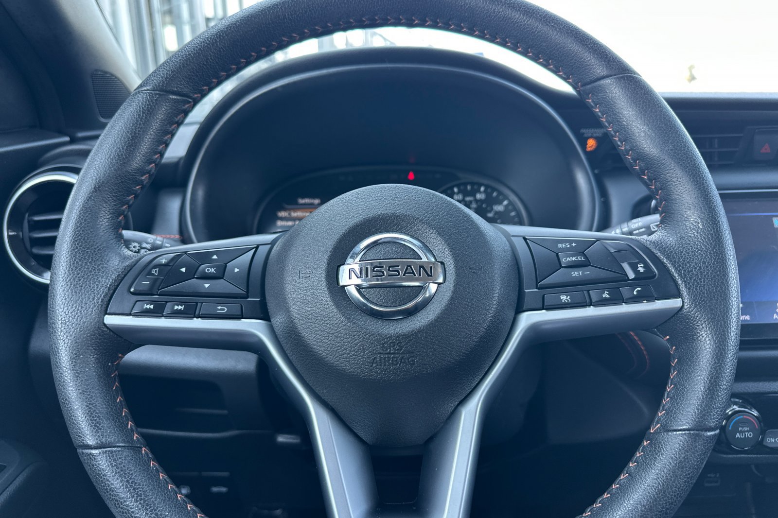 Used 2021 Nissan Kicks SR w/ Interior Electronics Package FWD image 23