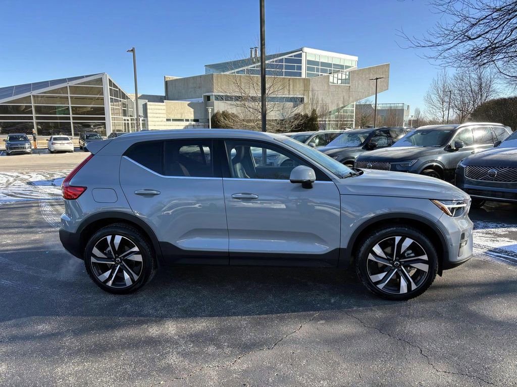 New 2025 Volvo XC40 B5 Plus w/ Protection Package Premier image 8