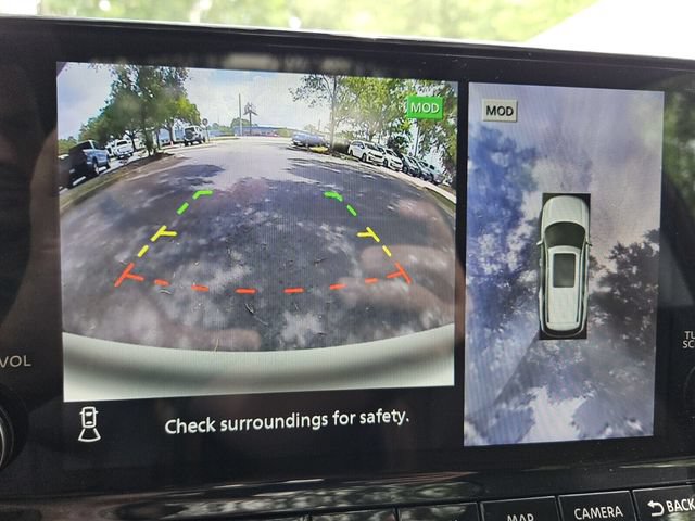 Used 2025 Nissan Pathfinder Platinum AWD/4WD image 19