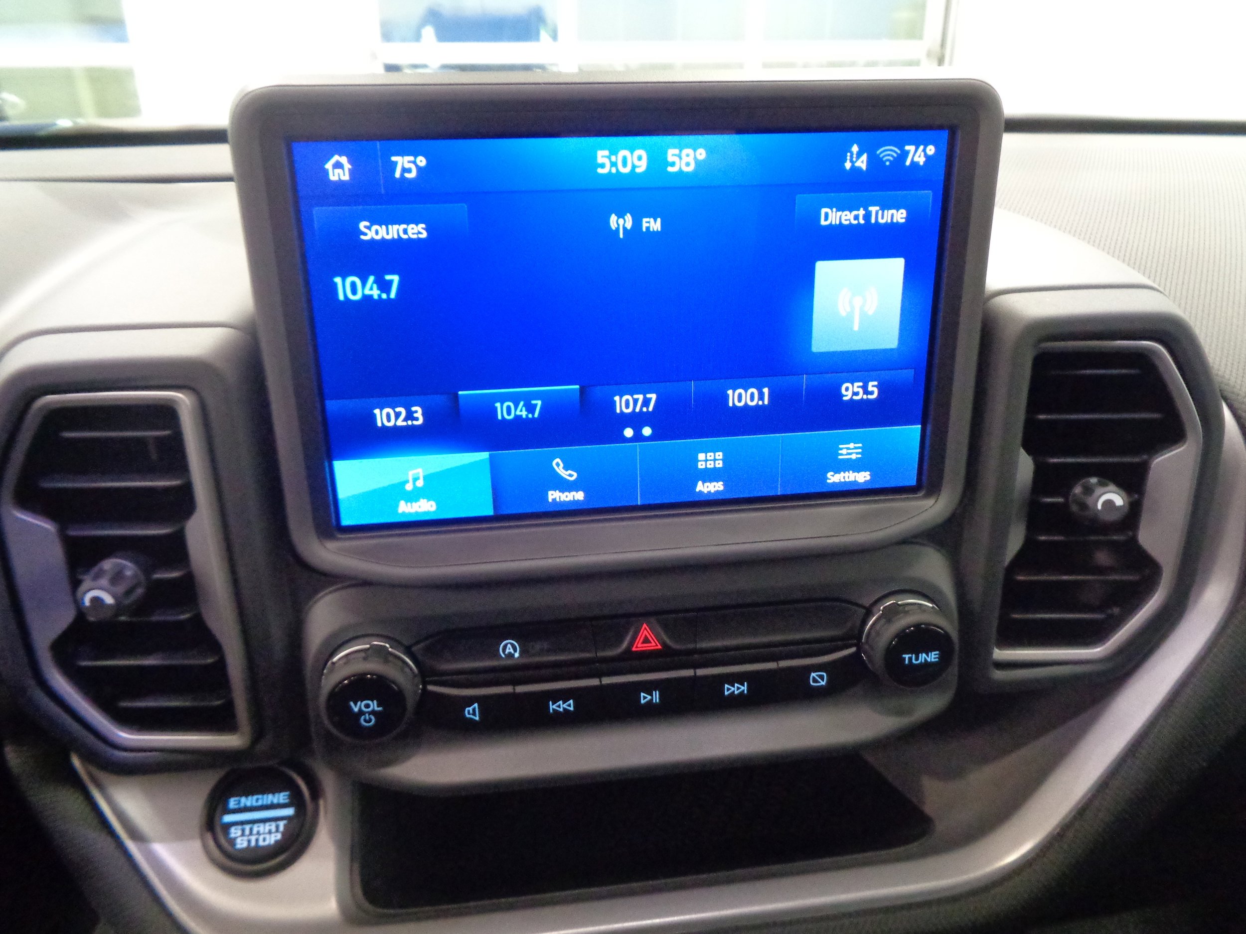Used 2023 Ford Bronco Sport Outer Banks AWD/4WD image 18