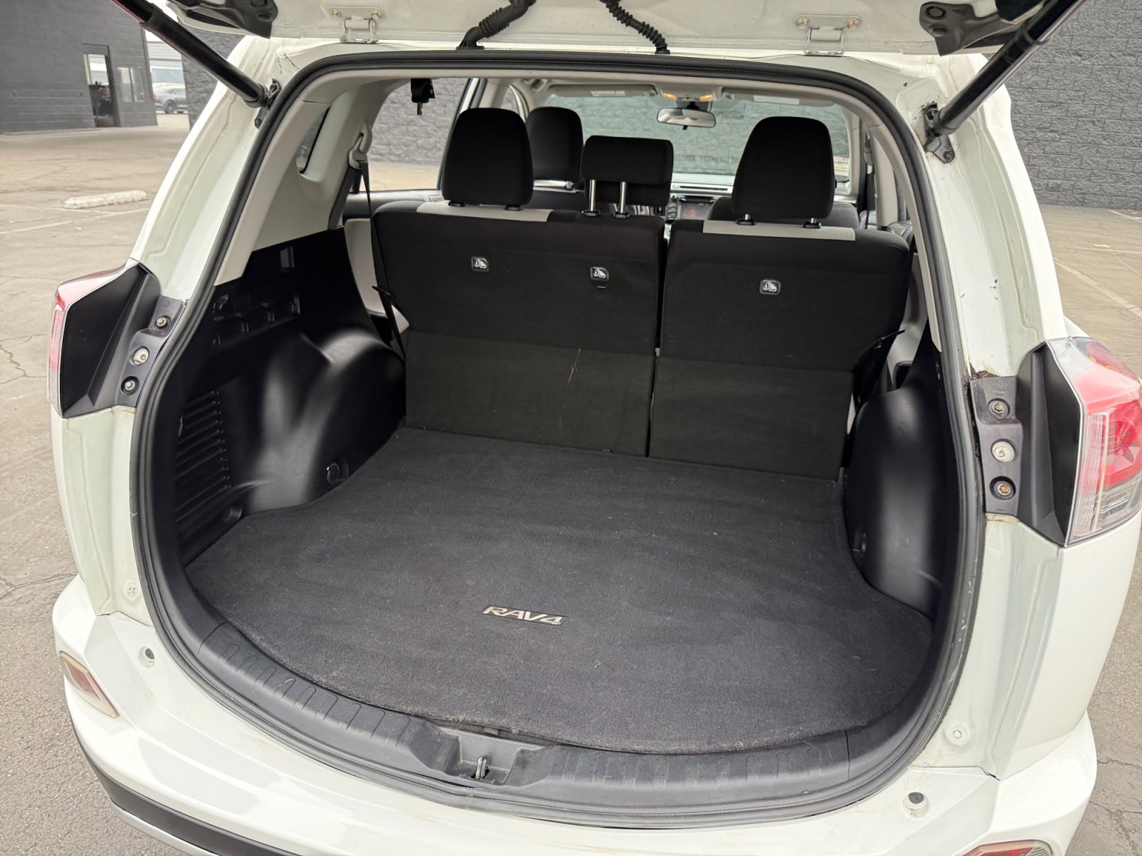 Used 2017 Toyota RAV4 XLE image 20