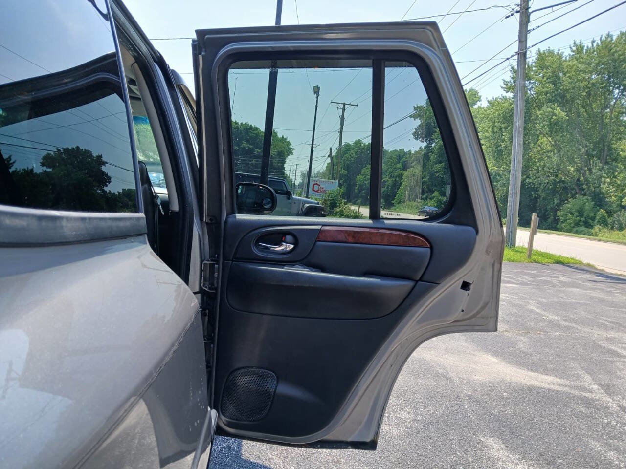 Used 2009 GMC Envoy SLT image 12