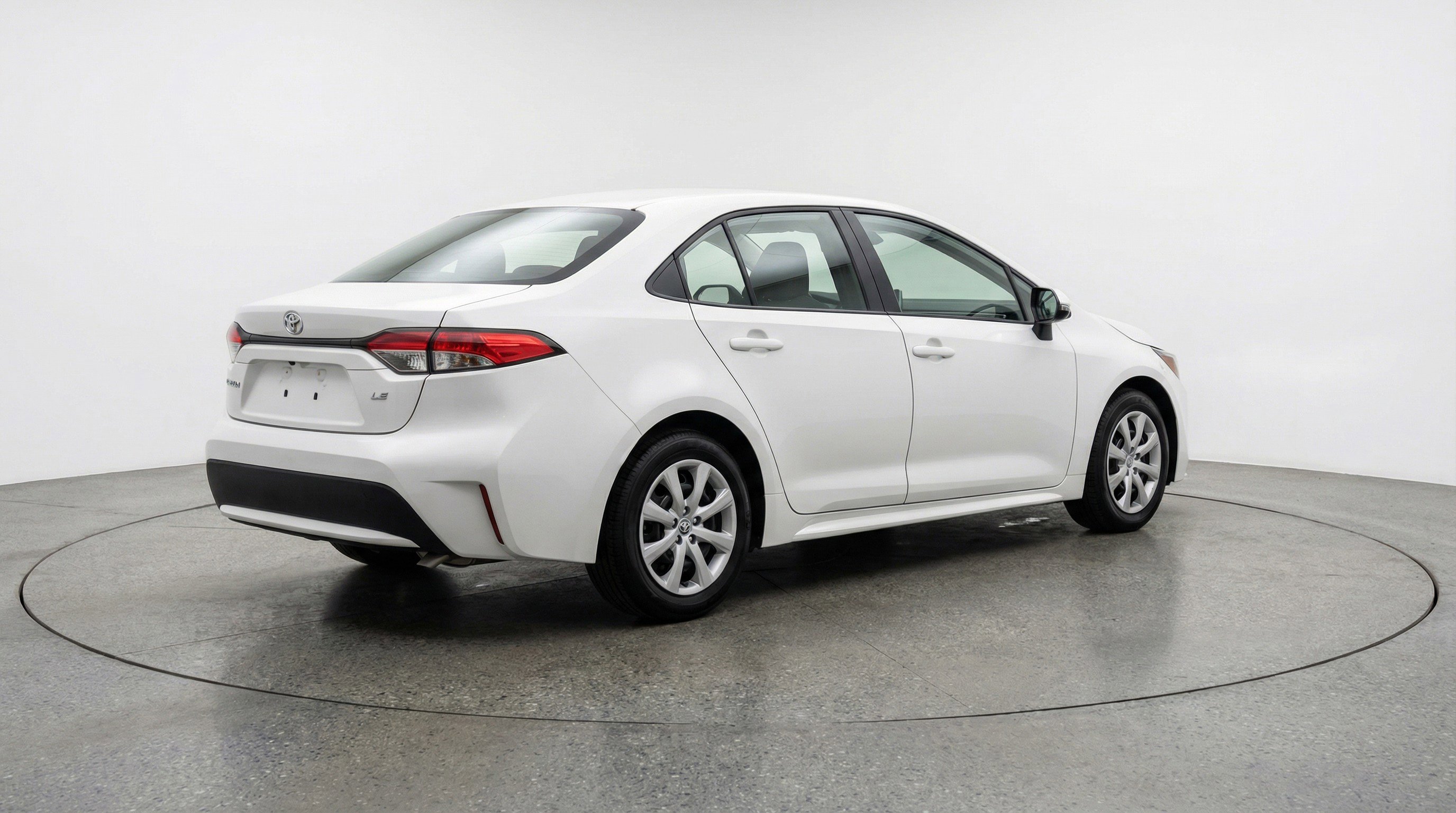 Used 2025 Toyota Corolla LE FWD image 9