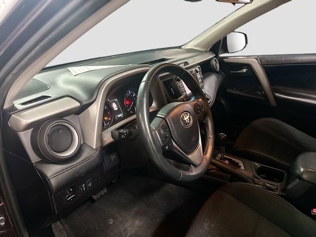 Used 2018 Toyota RAV4 XLE image 10