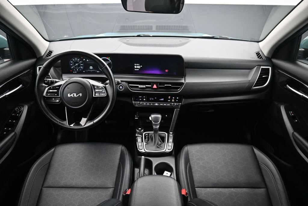 Used 2024 Kia Seltos EX AWD/4WD image 13