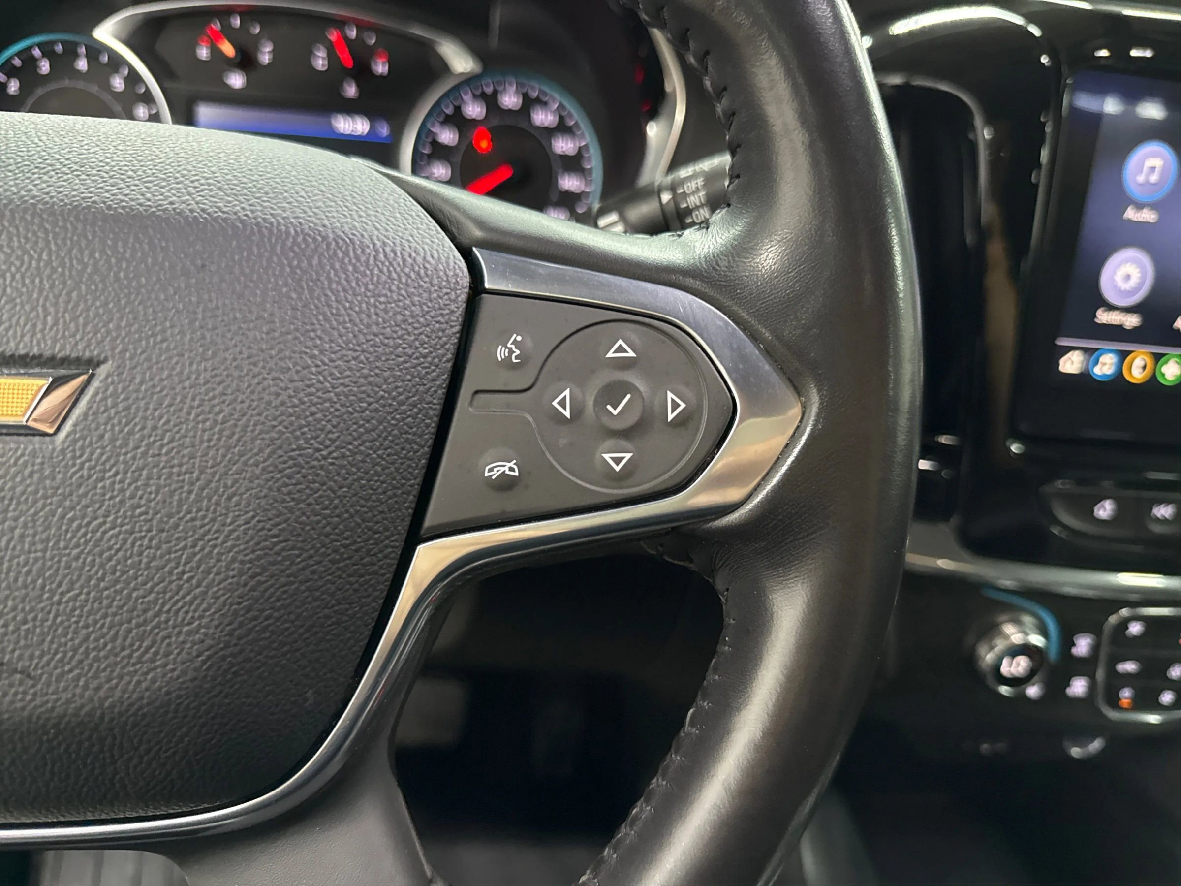 Used 2021 Chevrolet Traverse LT image 26