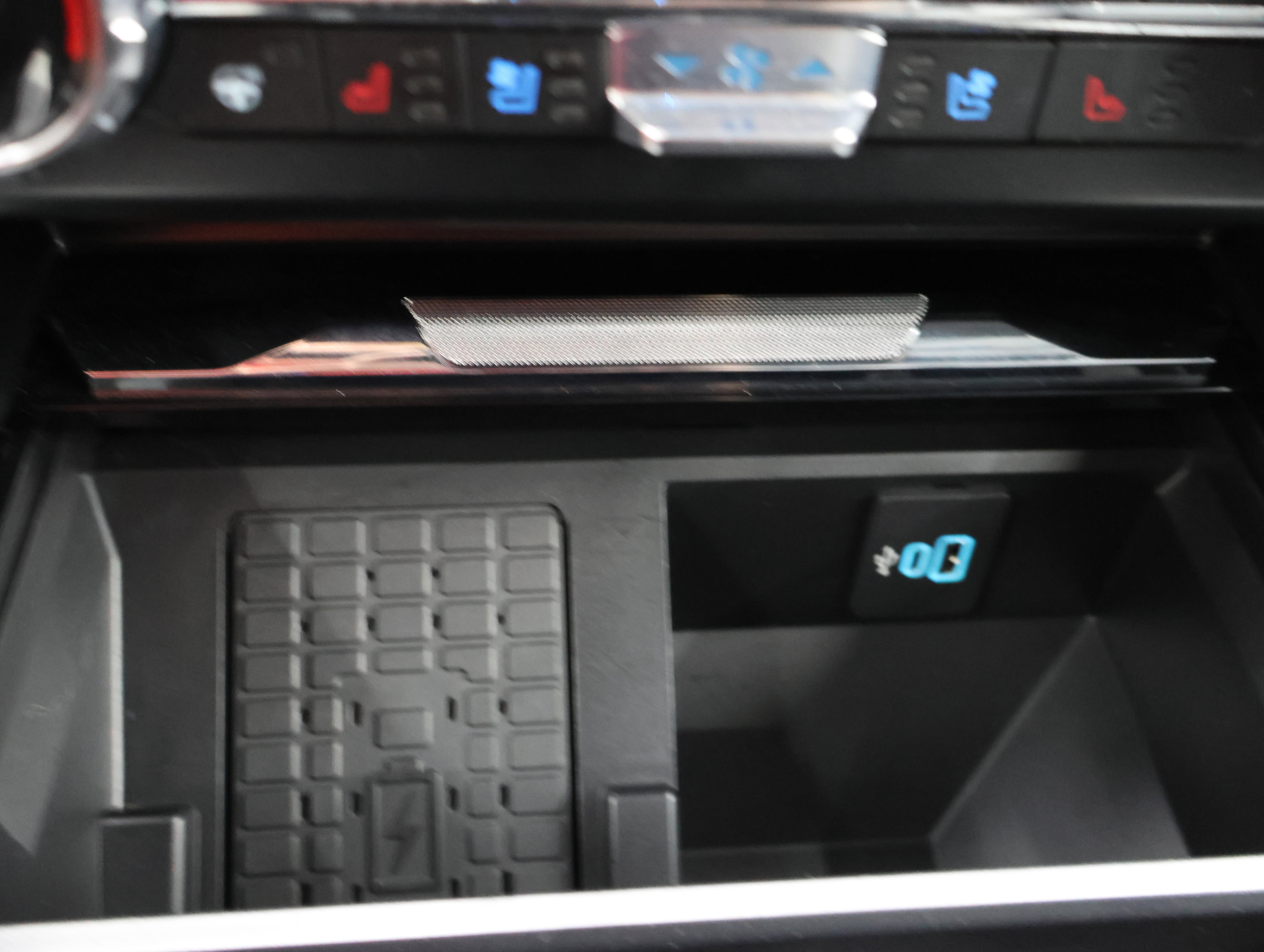 Used 2023 Ford F350 Lariat AWD/4WD image 46
