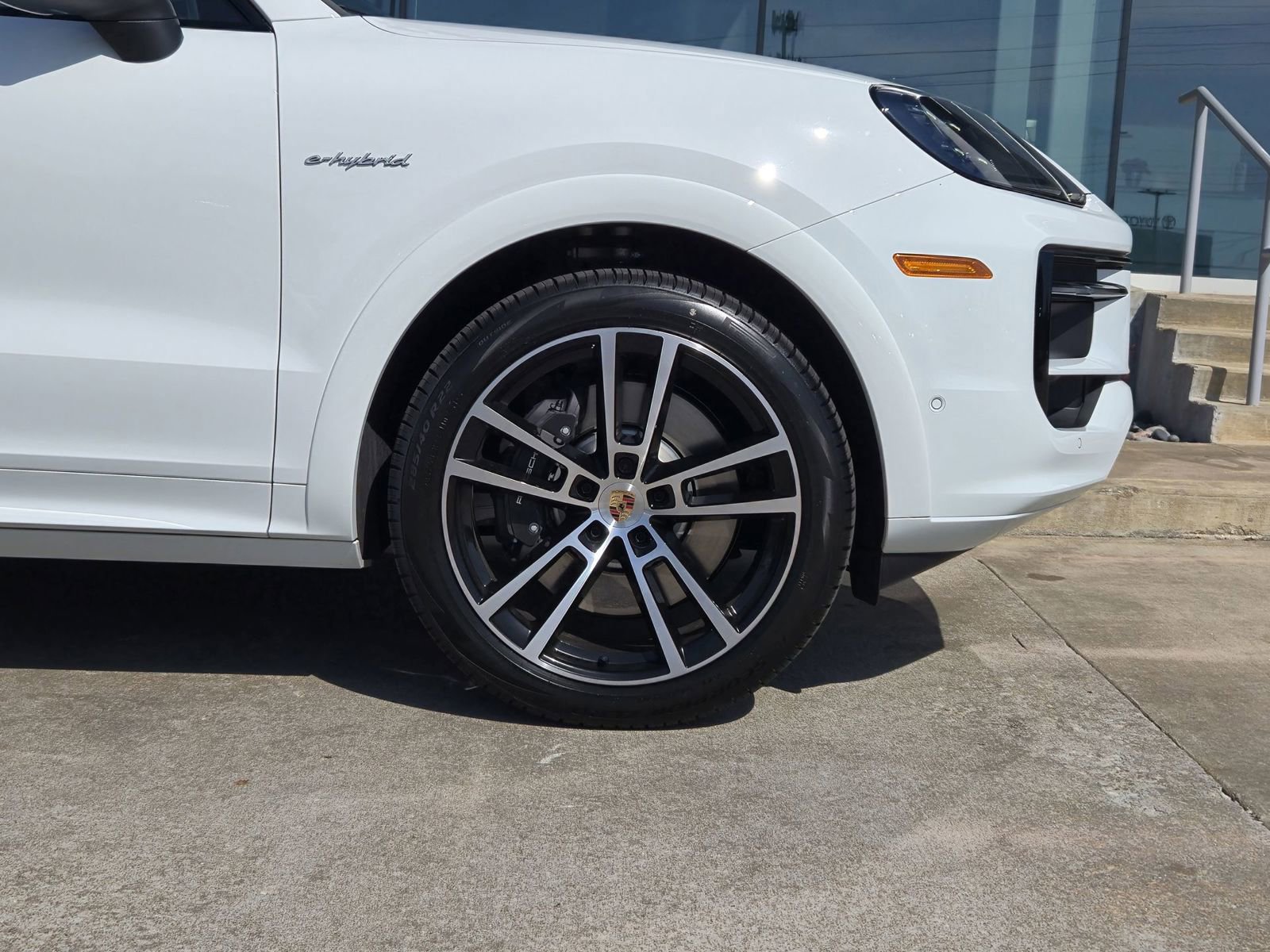 Certified 2025 Porsche Cayenne E-Hybrid image 11