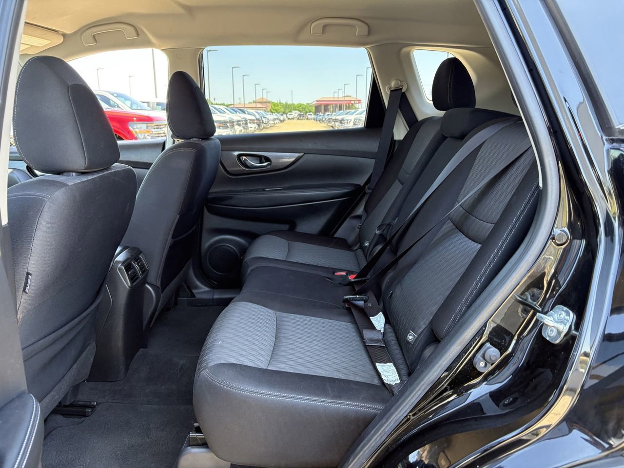 Used 2020 Nissan Rogue SV w/ Premium Package FWD image 28