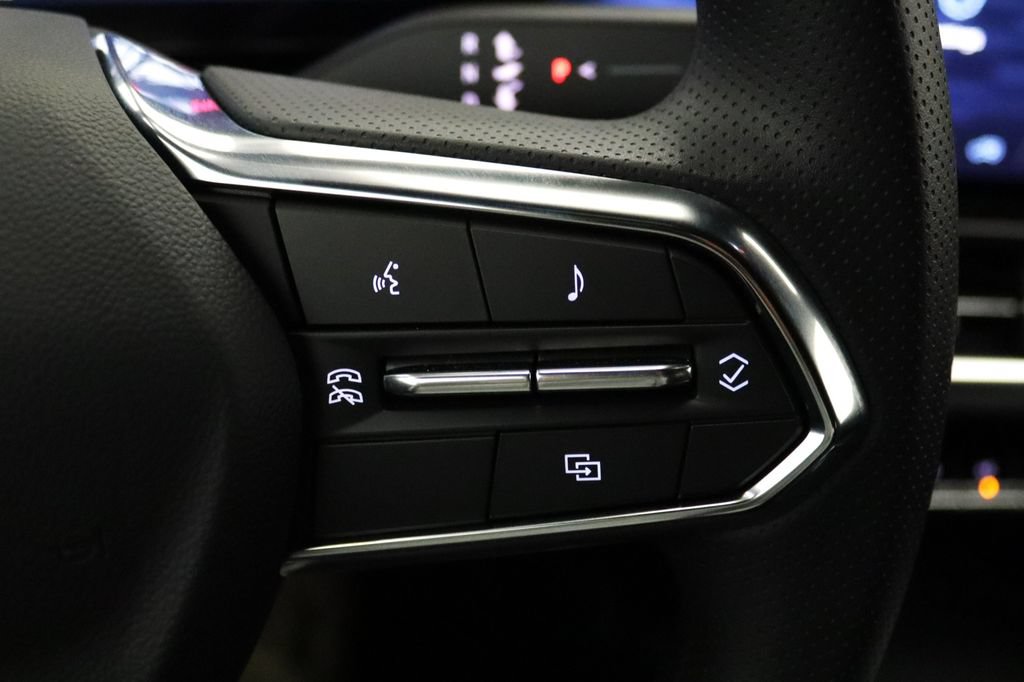 Certified 2026 Chevrolet Equinox EV LT FWD image 21