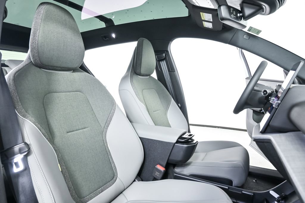 New 2026 Volvo EX30 Cross Country Ultra w/ Protection Package Premier image 22