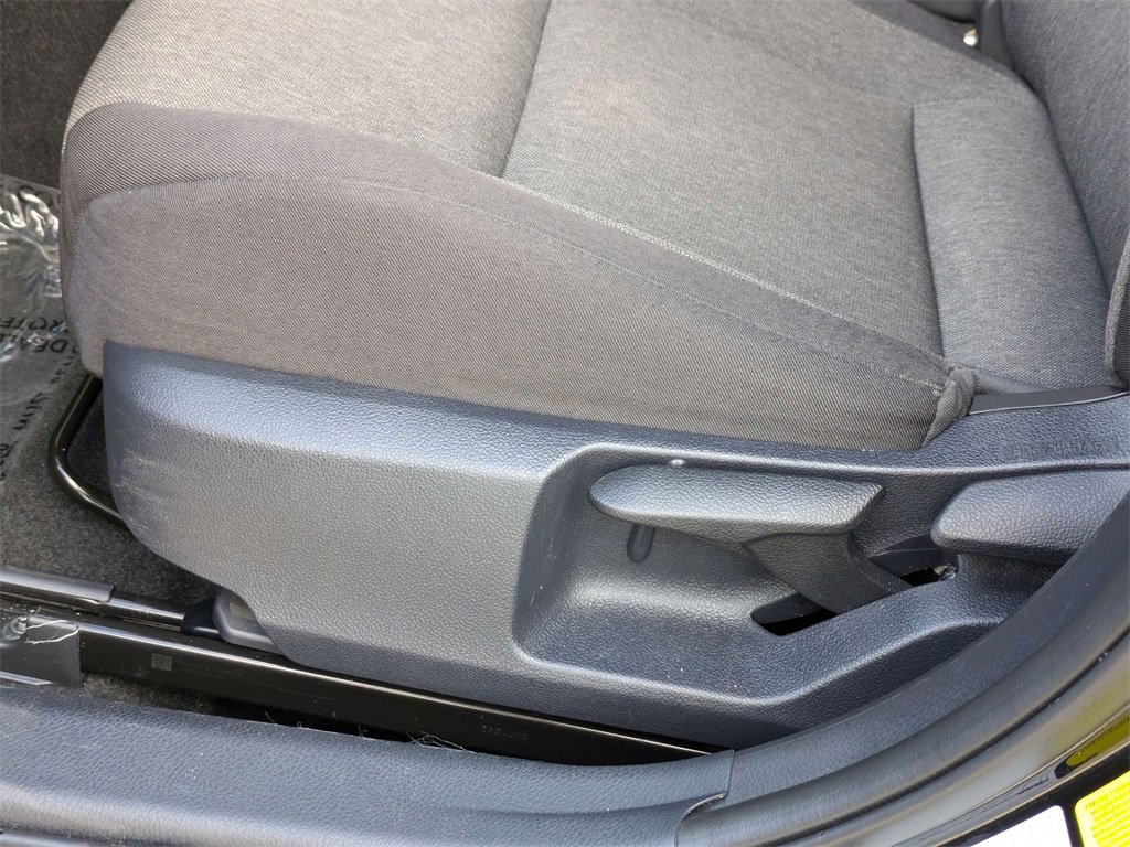 Used 2025 Toyota Camry LE image 15