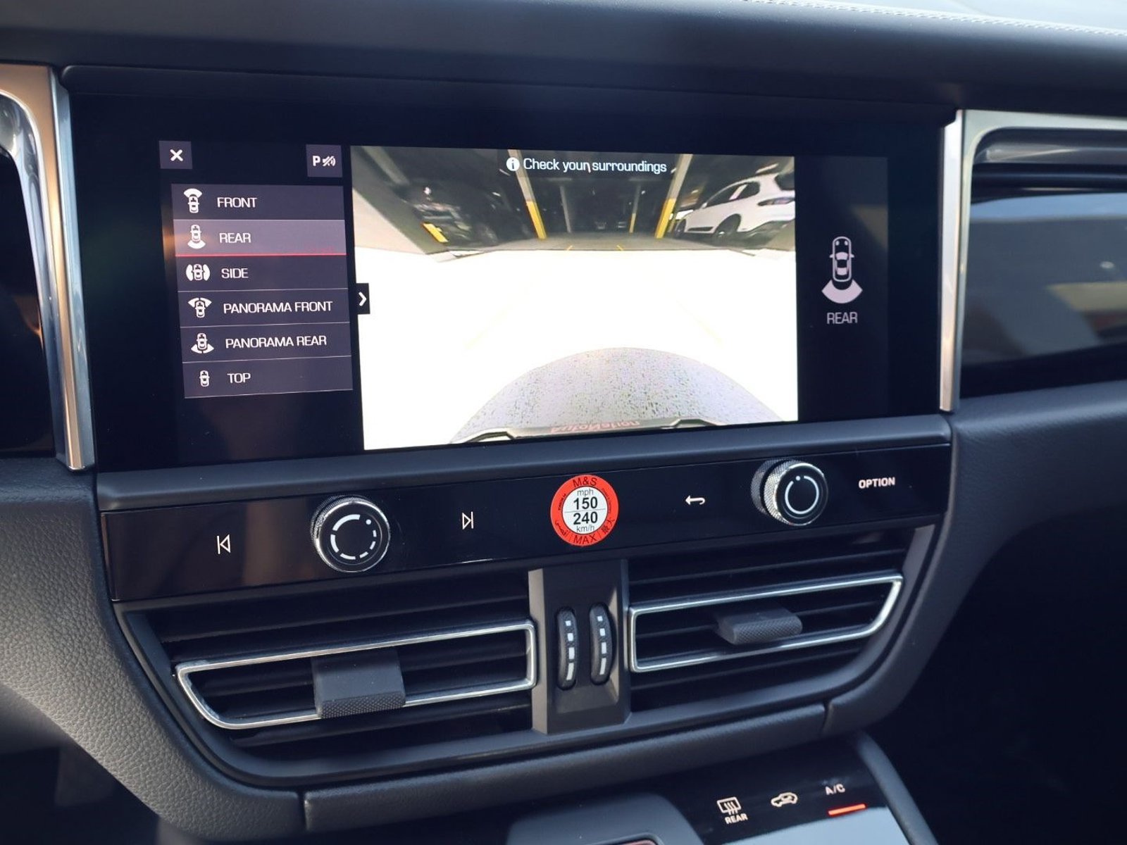 Certified 2026 Porsche Macan AWD/4WD image 19