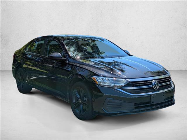 Used 2023 Volkswagen Jetta SE w/ Panoramic Sunroof Package FWD image 3