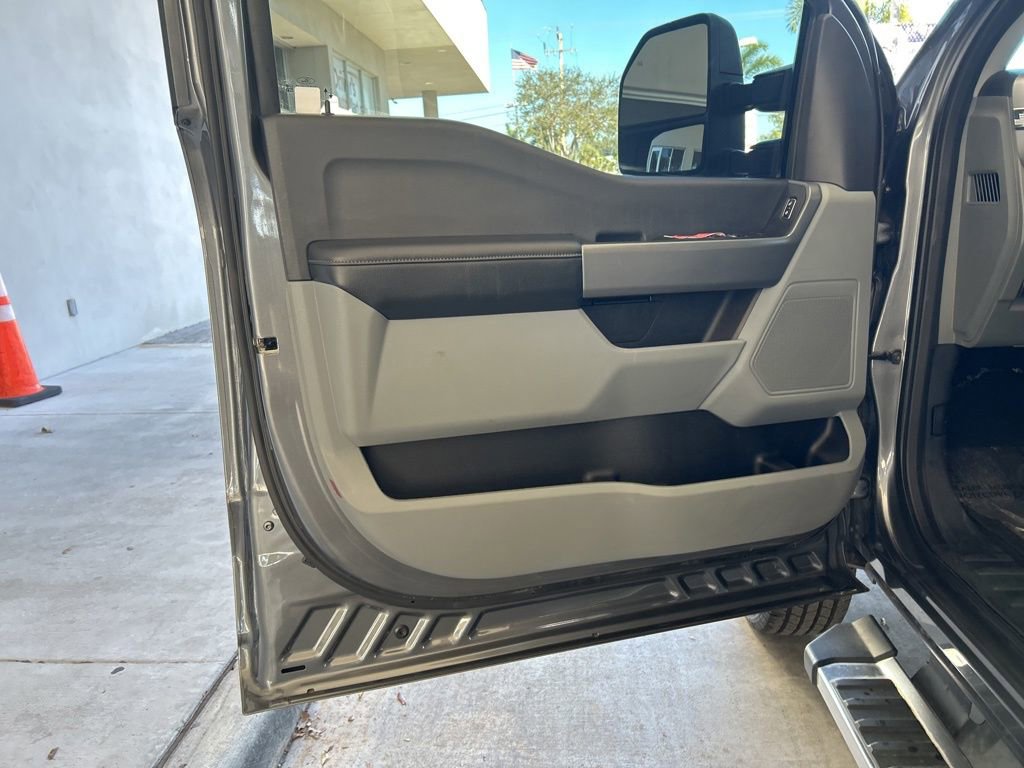 Used 2024 Ford F350 XLT w/ Camper Package image 39