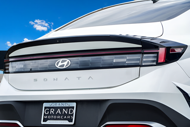 Certified 2025 Hyundai Sonata SE FWD image 39