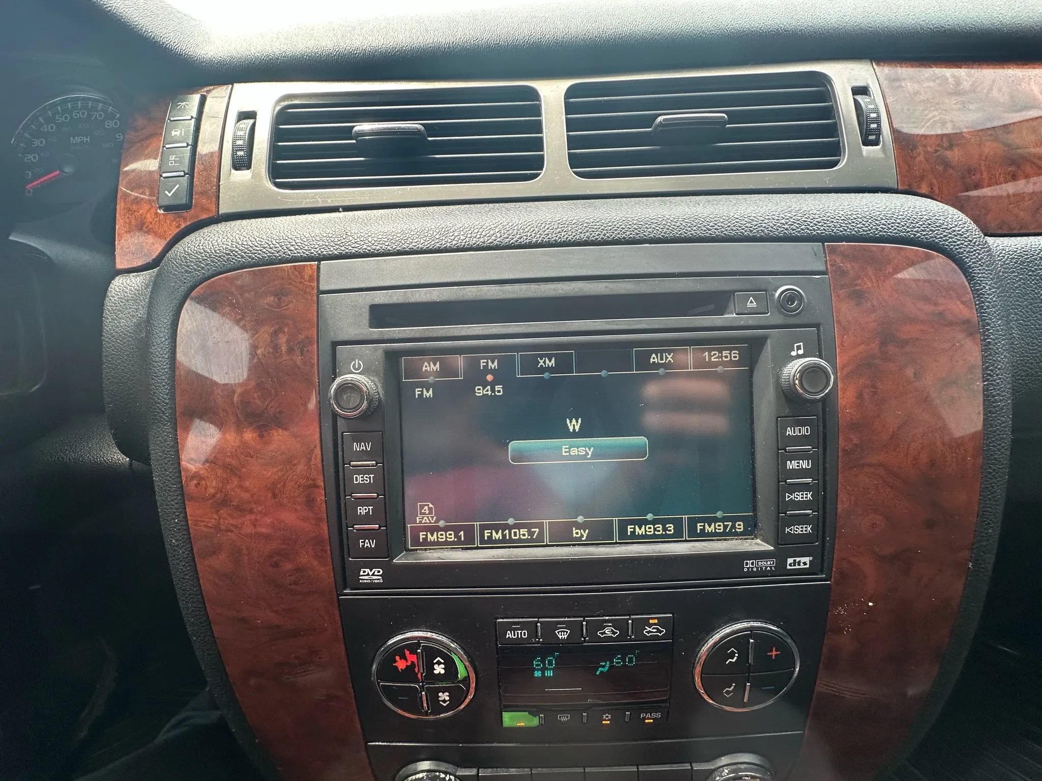 Used 2008 Chevrolet Avalanche LTZ w/ LTZ Preferred Equipment Group AWD/4WD image 17
