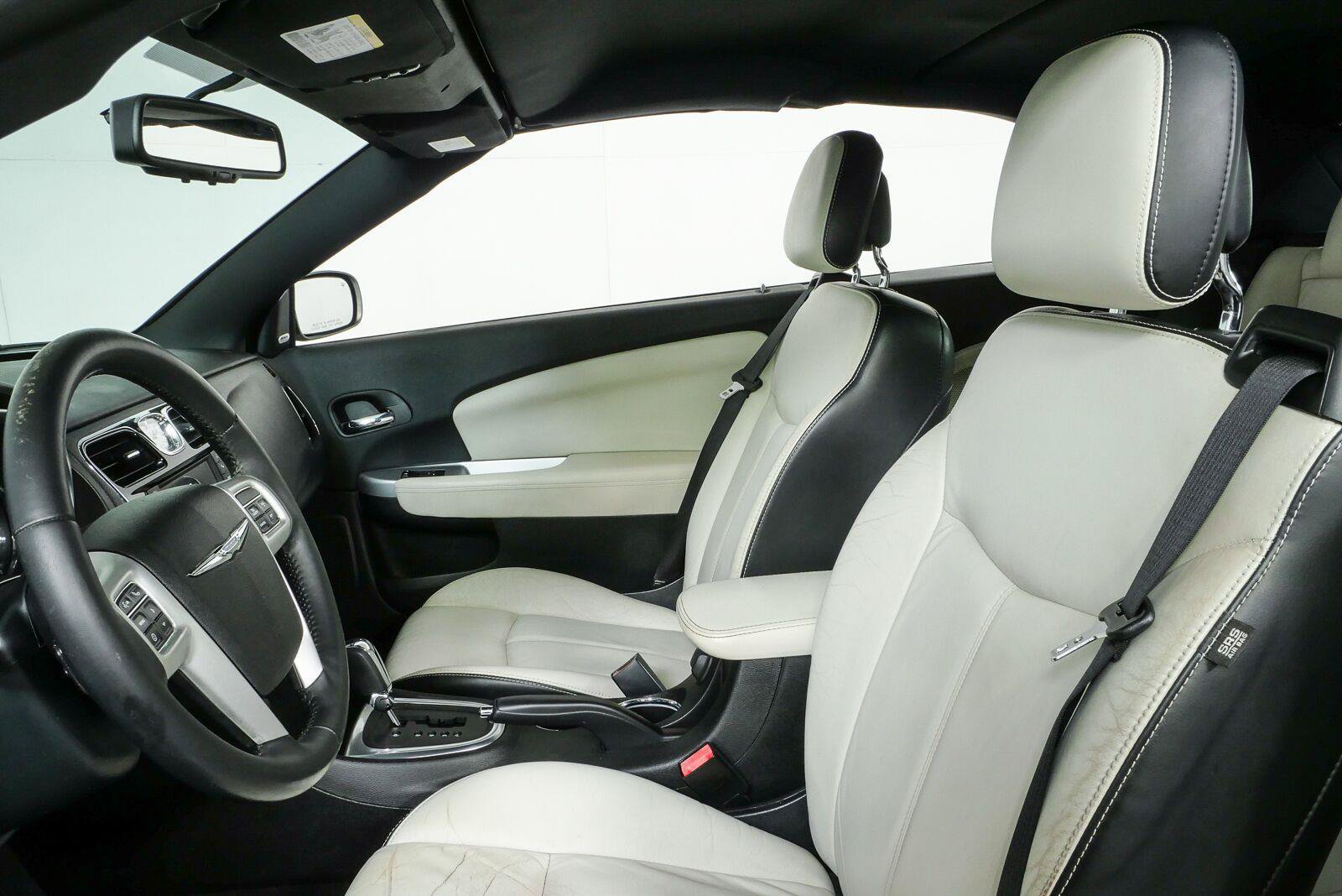 Used 2013 Chrysler 200 Limited FWD image 5