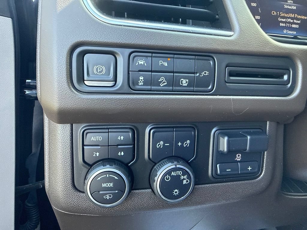 Used 2022 Chevrolet Tahoe Z71 w/ Z71 Off-Road Package AWD/4WD image 19