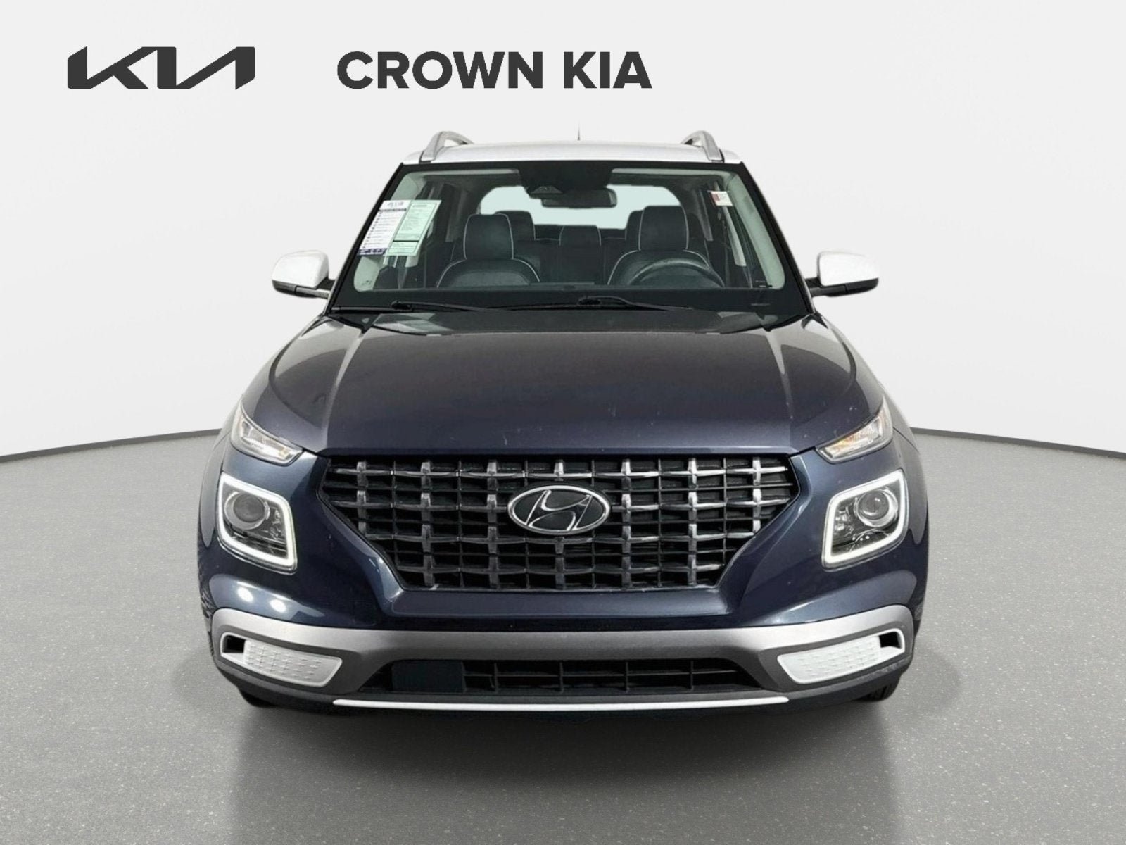 Used 2023 Hyundai Venue Limited w/ Cargo Package FWD image 2