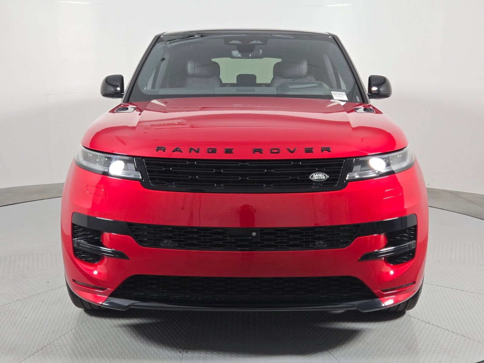 Used 2025 Land Rover Range Rover Sport Dynamic SE AWD/4WD image 8