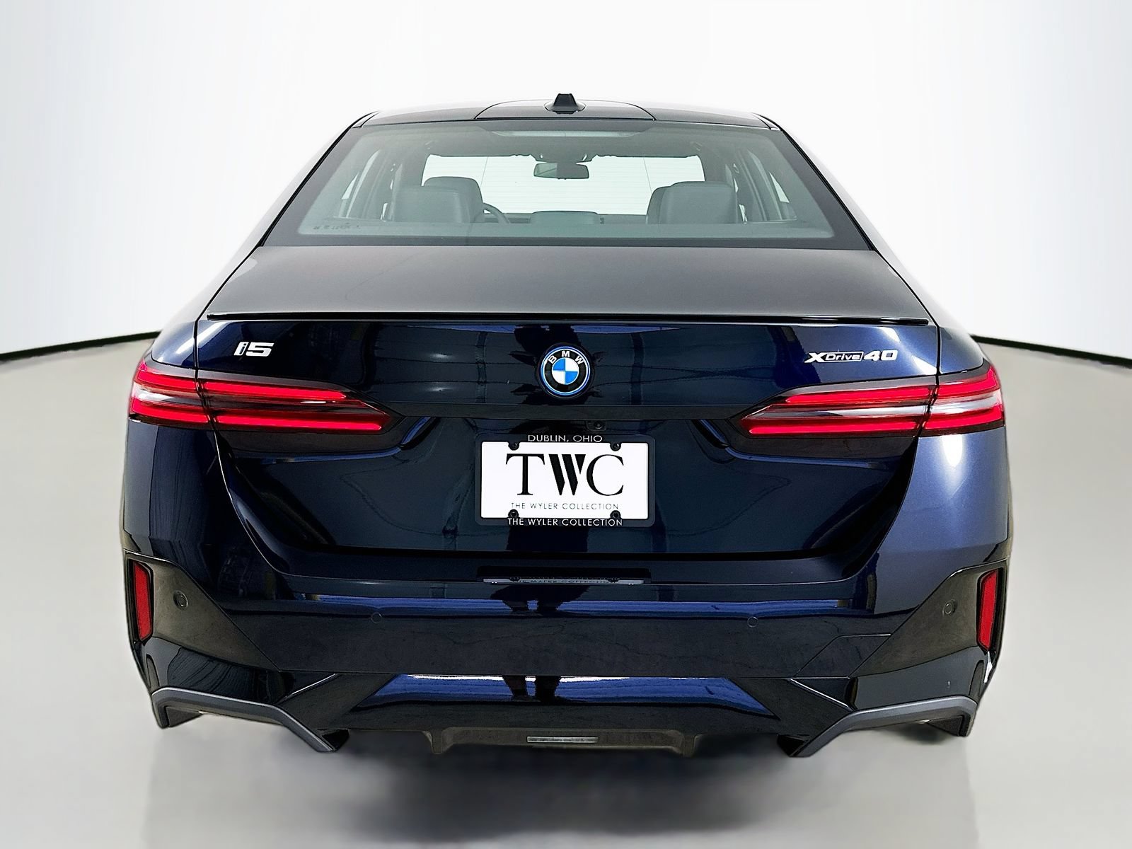 New 2026 BMW i5 eDrive40 w/ M Sport Package AWD/4WD image 6