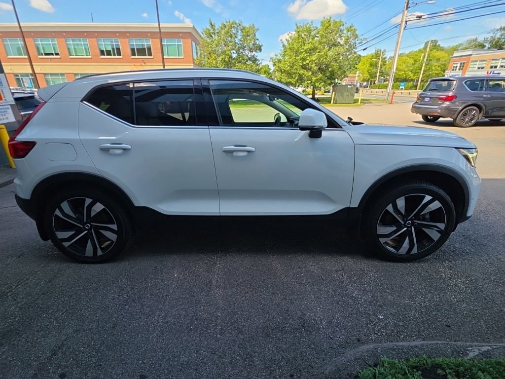 Used 2024 Volvo XC40 B5 Ultimate w/ Climate Package AWD/4WD image 9